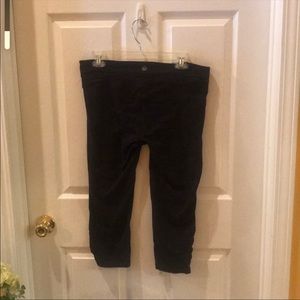 3/$25 Athleta Black Capri Workout Pants